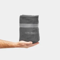 Quechua COUVERTURE EN POLAIRE - 150 X 130 CM 7 Quechua COUVERTURE EN POLAIRE - 150 X 130 CM -Tente Magasin couverture en polaire 150 x 130 cm 2