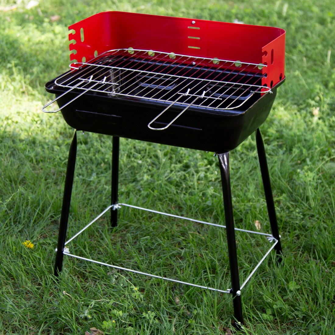 Tente Magasin -Tente Magasin petit barbecue portable au charbon de bois avec reglage en hauteur et brise vent